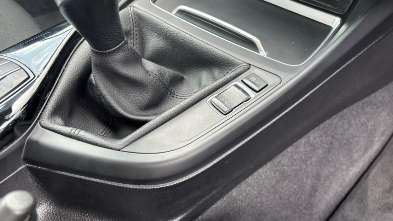 BMW 2 Series 218i Sport 2dr [Nav] Petrol Coupe